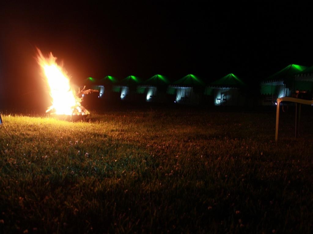 Derra Camp And Resort Jhajra Экстерьер фото